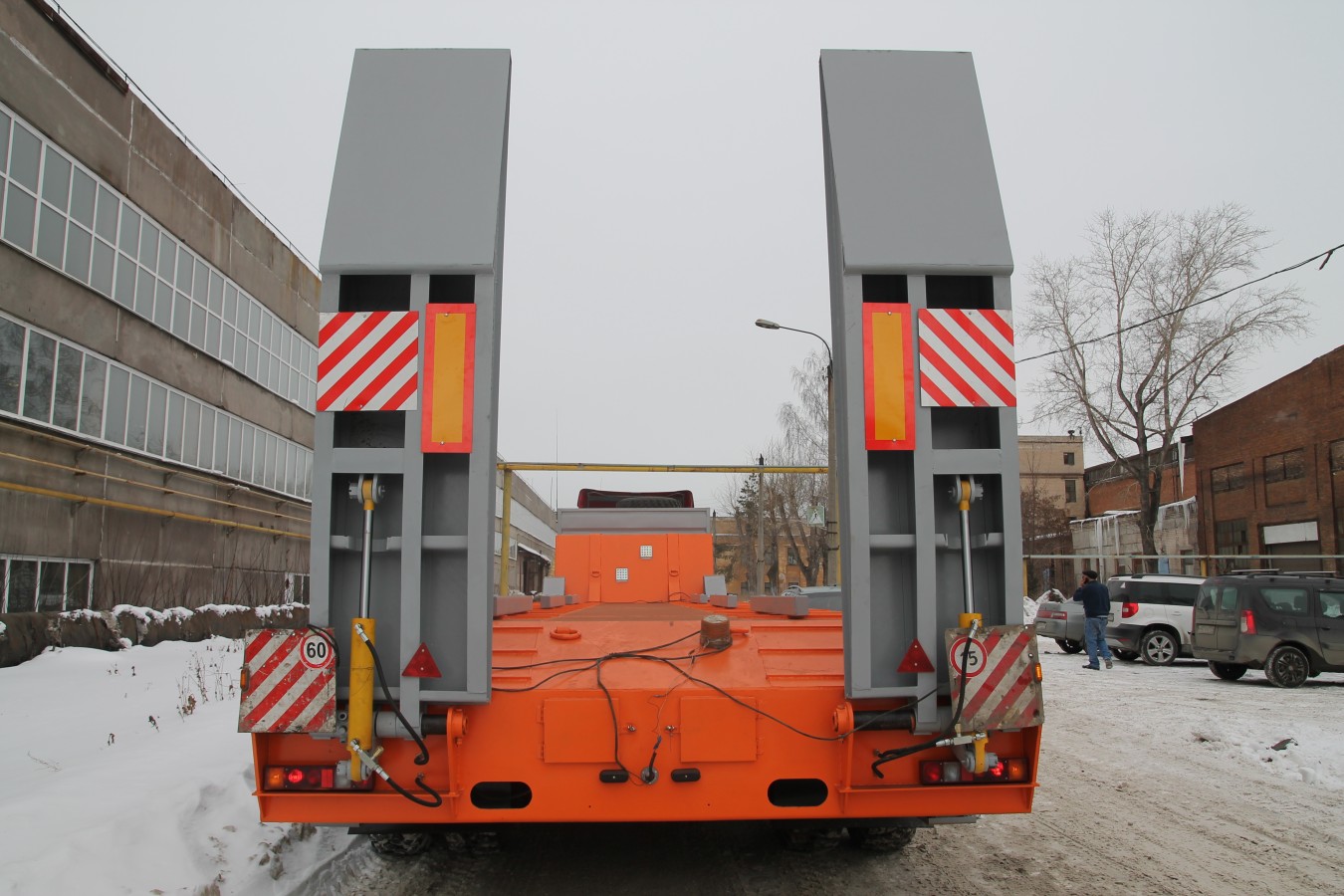 Полуприцеп-тяжеловоз чмзап 9990 по спецификации 070 м