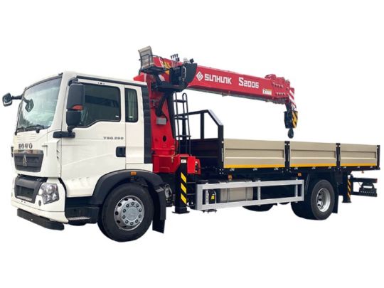 5.1.1.03автомобиль бортовой с кму на шассиhowo t5g 4×2 zz5167jsqm561ge1