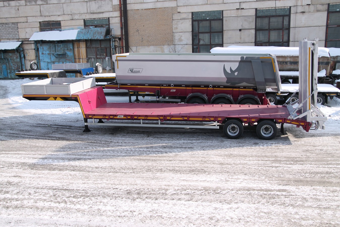 Низкорамный полуприцеп-тяжеловоз чмзап 938530 по спецификации 037 укг4