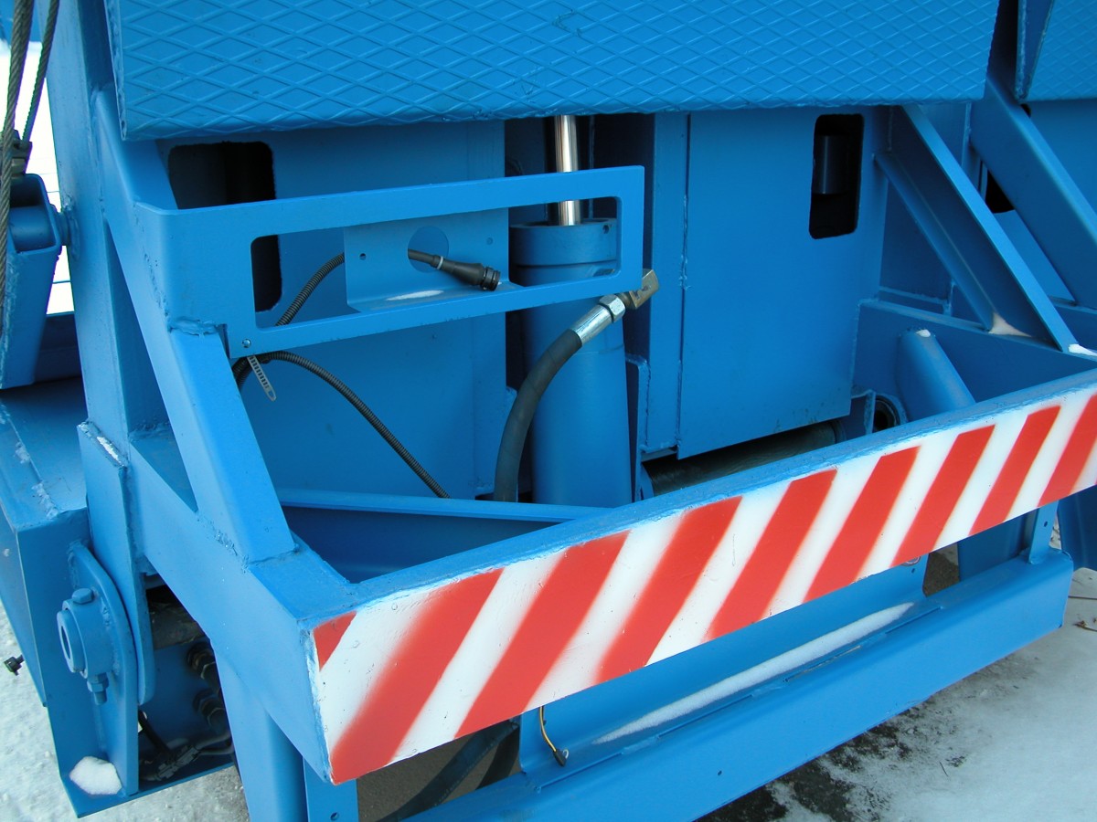 Низкорамный полуприцеп-тяжеловоз чмзап 99903 по спецификации 032