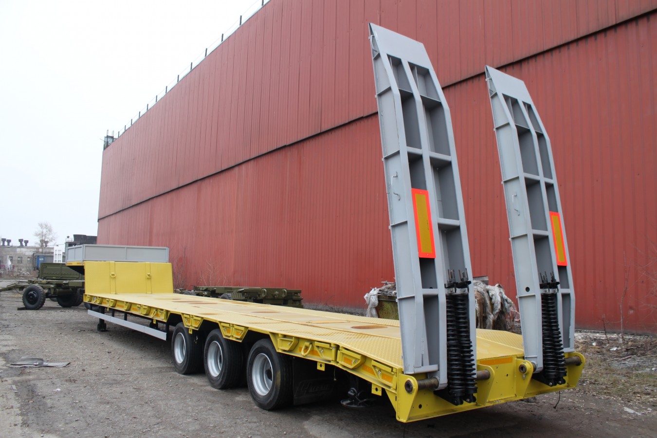 Низкорамный полуприцеп-тяжеловоз чмзап 99064 по спецификации 042-02 pw