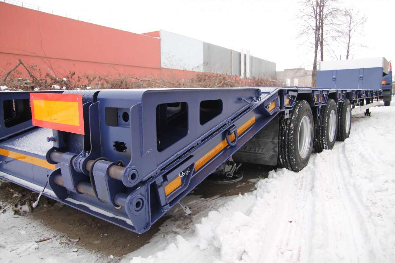 Низкорамный полуприцеп-тяжеловоз чмзап 99064 по спецификации 42-02 ут pw