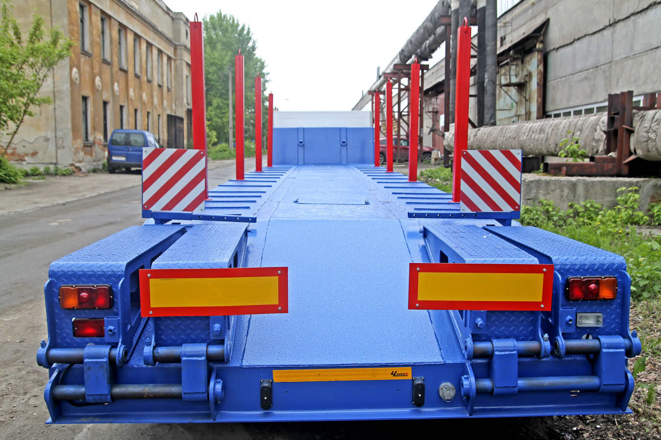 Низкорамный полуприцеп-тяжеловоз чмзап 99064 по спецификации 042-02-кут-пп4