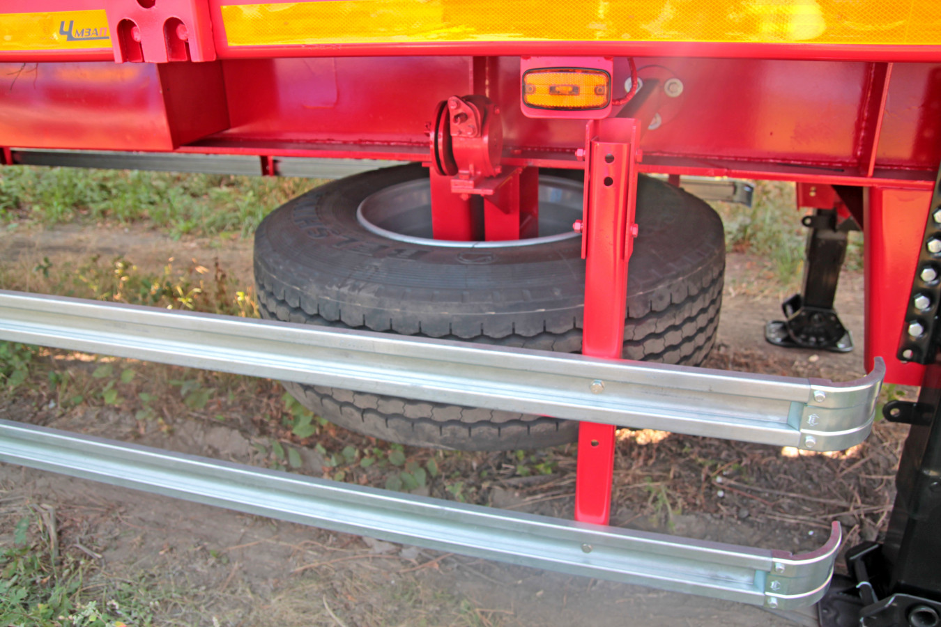 Полуприцеп бортовой чмзап 99065 по спецификации 031 п35