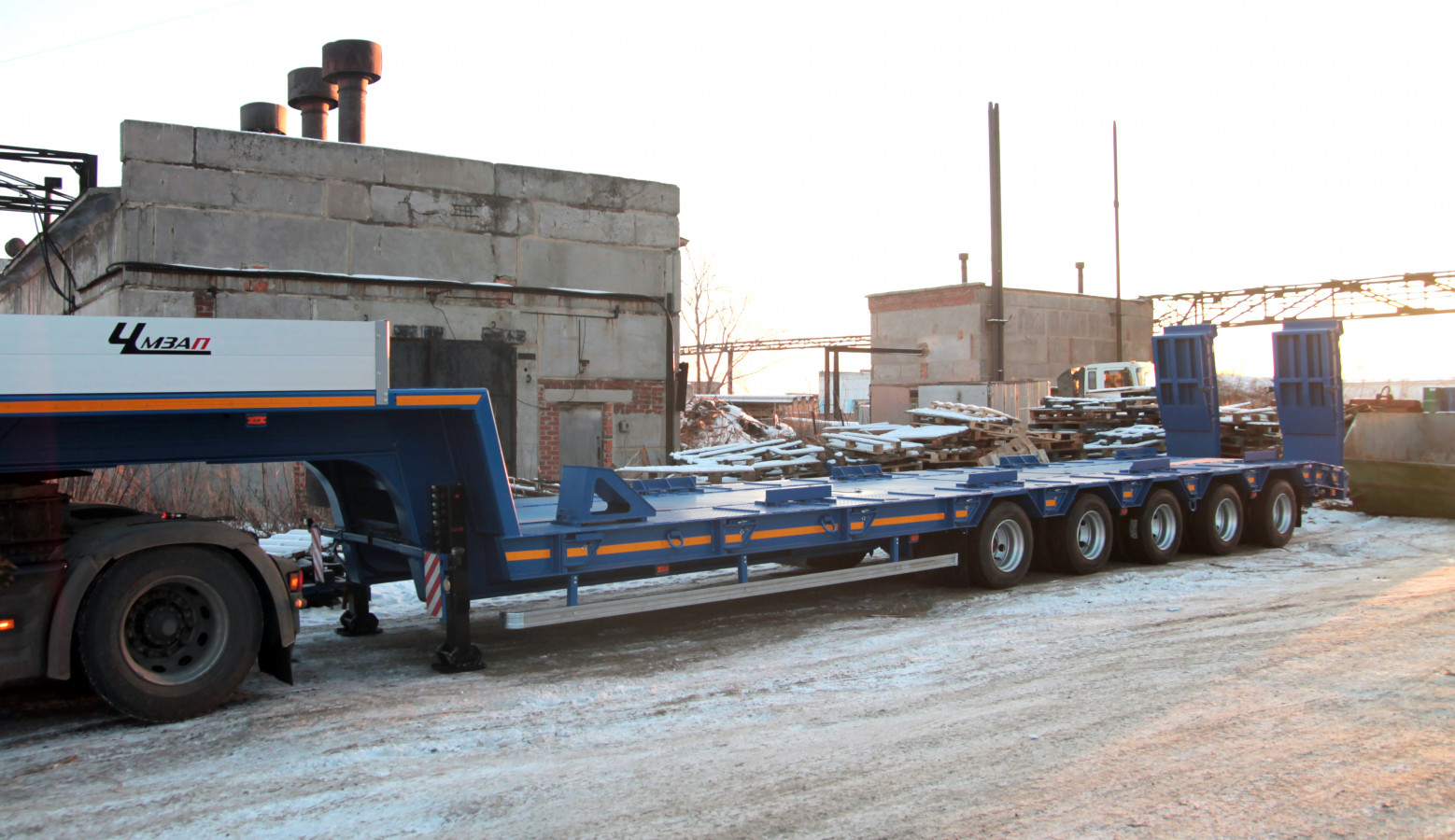 Полуприцеп-тяжеловоз чмзап 99904 по спецификации 011 вс21 пп4