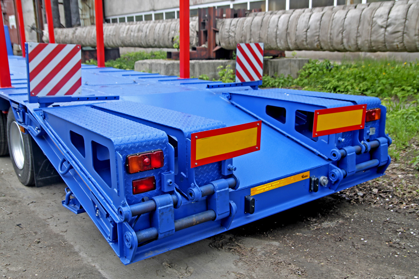 Низкорамный полуприцеп-тяжеловоз чмзап 99064 по спецификации 042-02-кут-пп4