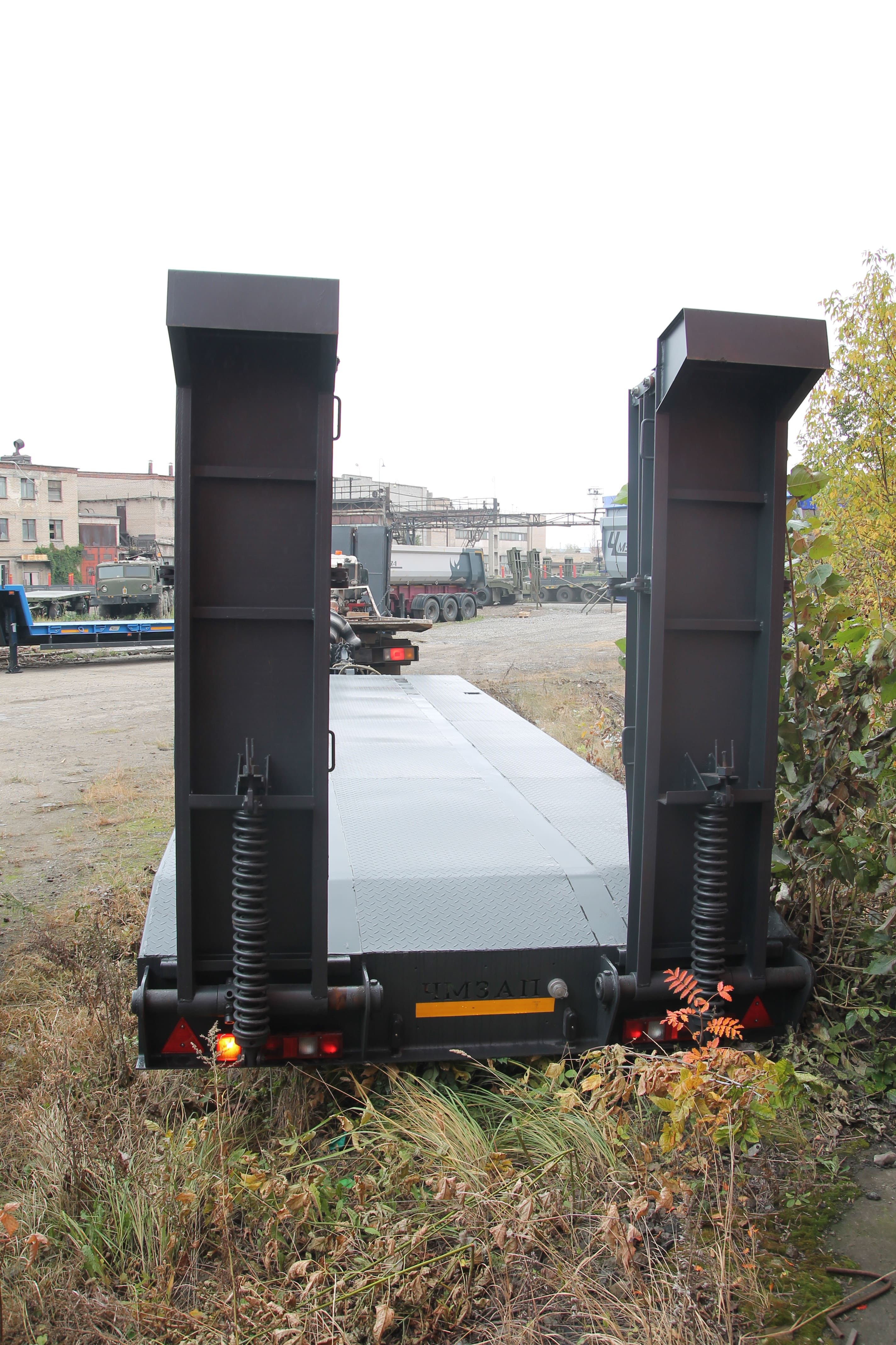 Прицеп-платформа специальный  чмзап 8358 по спецификации 013 пгп