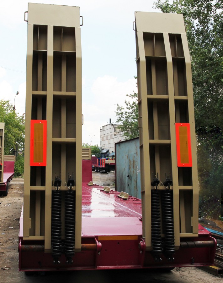 Низкорамный полуприцеп-тяжеловоз чмзап 938530 по спецификации 037 укву