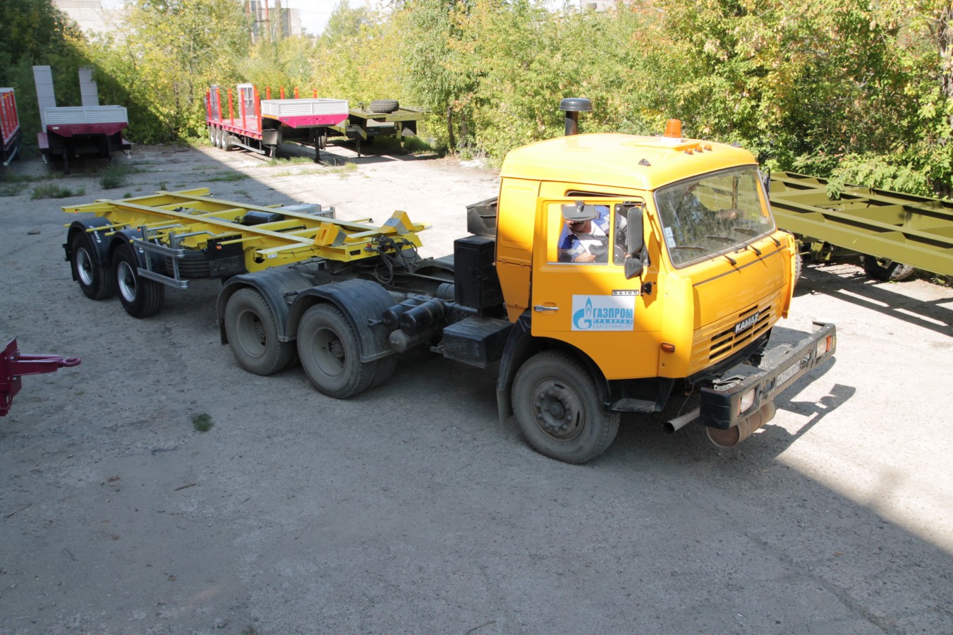 Полуприцеп-контейнеровоз чмзап 99874 по спецификации 025