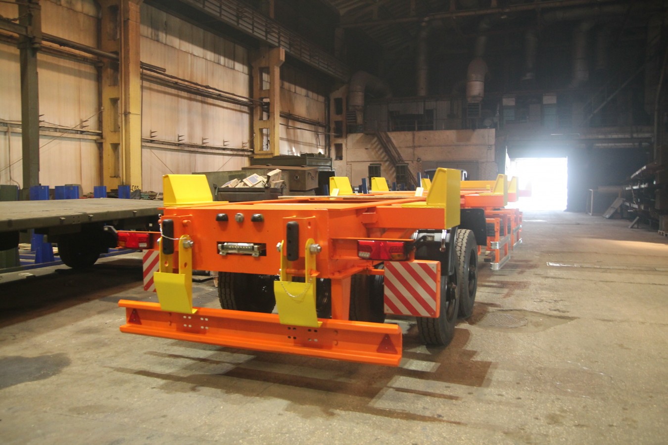 Скелетал-трейлер чмзап 602010 по спецификации 010 м4