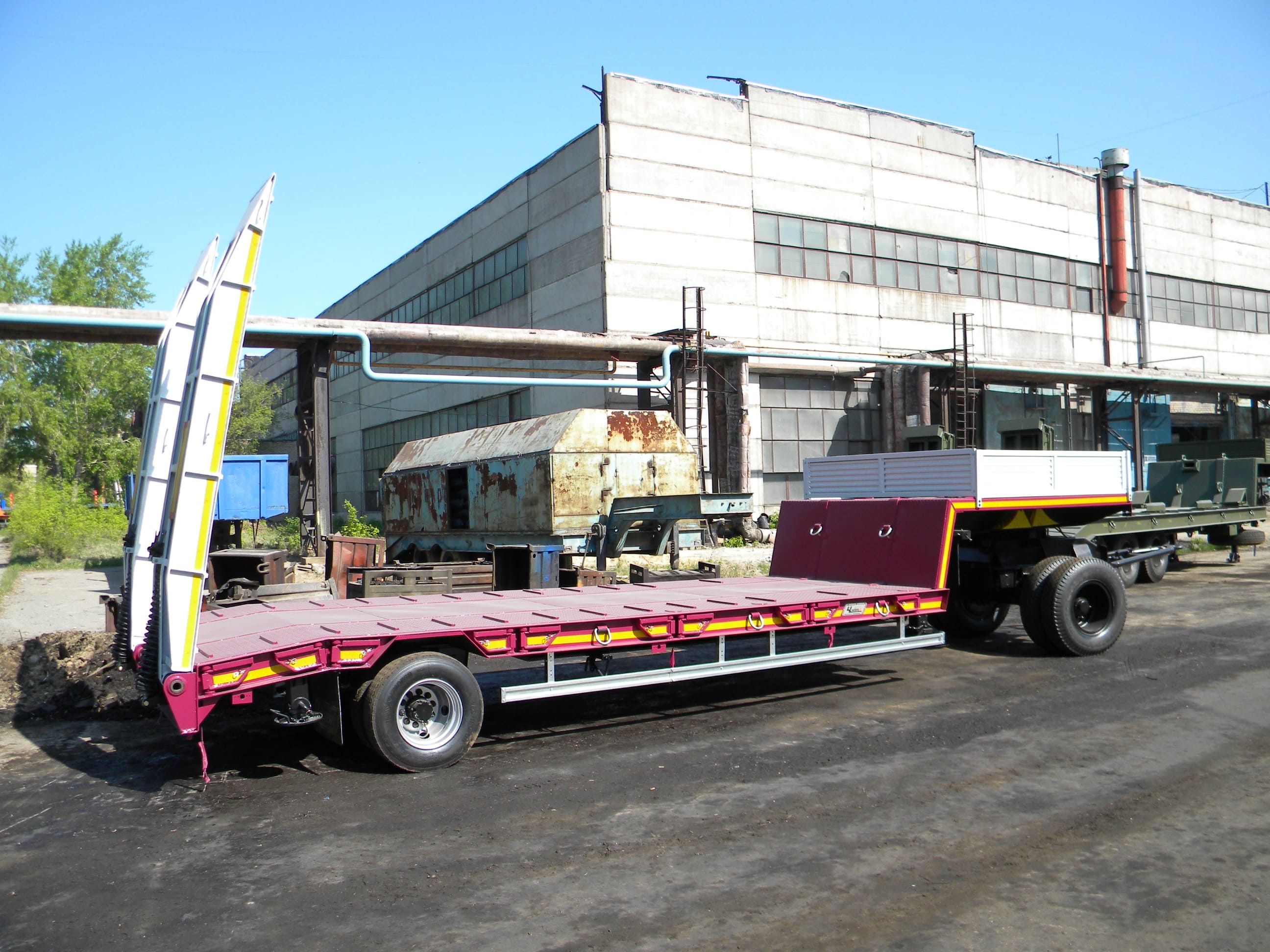 Низкорамный полуприцеп-тяжеловоз чмзап 93262 по спецификации 010 кп1