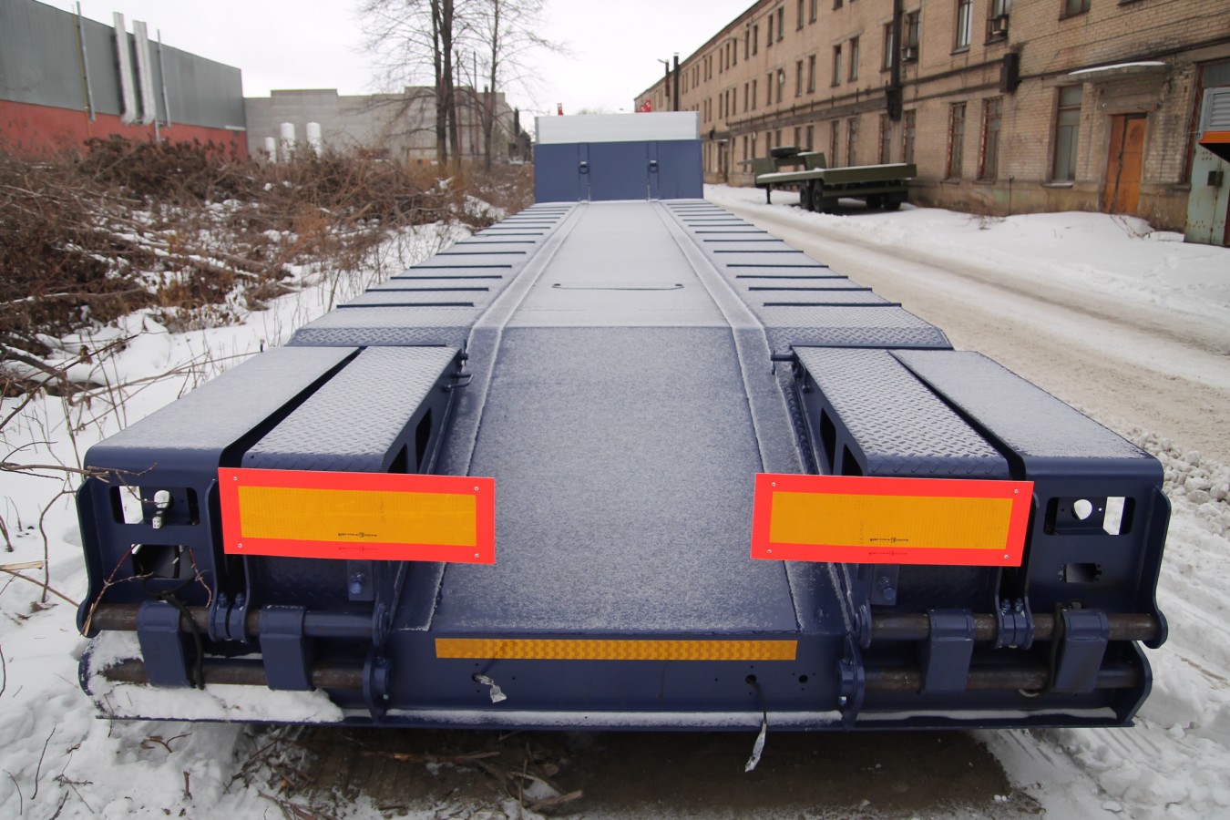 Низкорамный полуприцеп-тяжеловоз чмзап 99064 по спецификации 42-02 ут pw