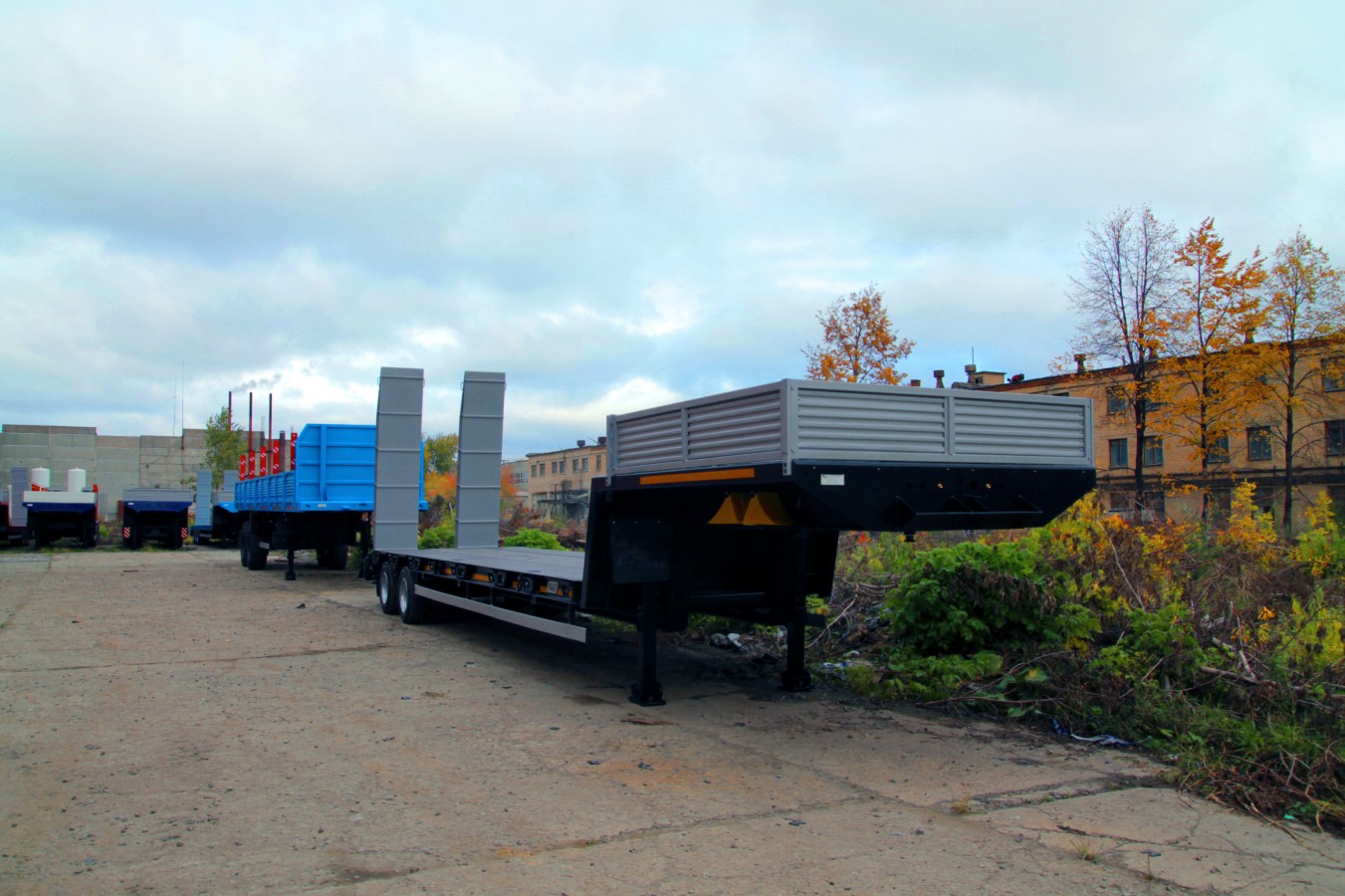 Низкорамный полуприцеп-тяжеловоз чмзап 938530 по спецификации 037 ук