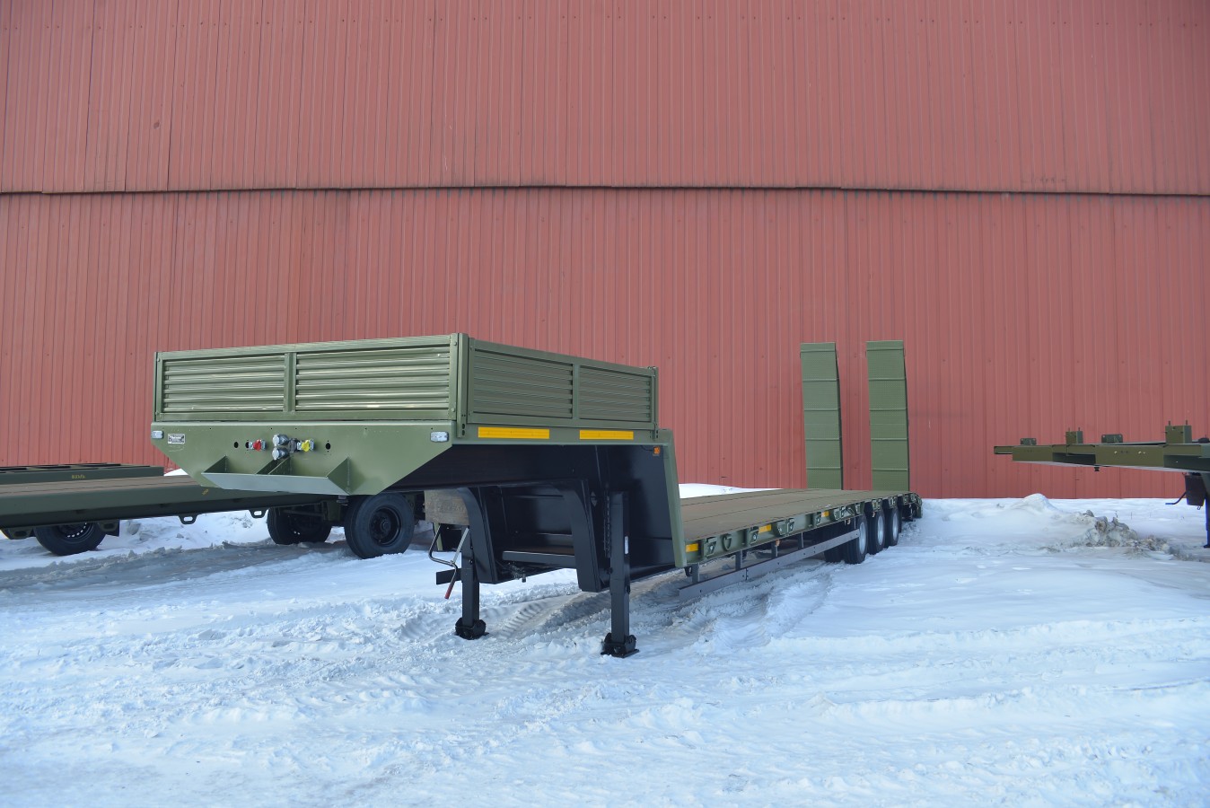 Низкорамный полуприцеп-тяжеловоз чмзап 99064 по спецификации 042-02