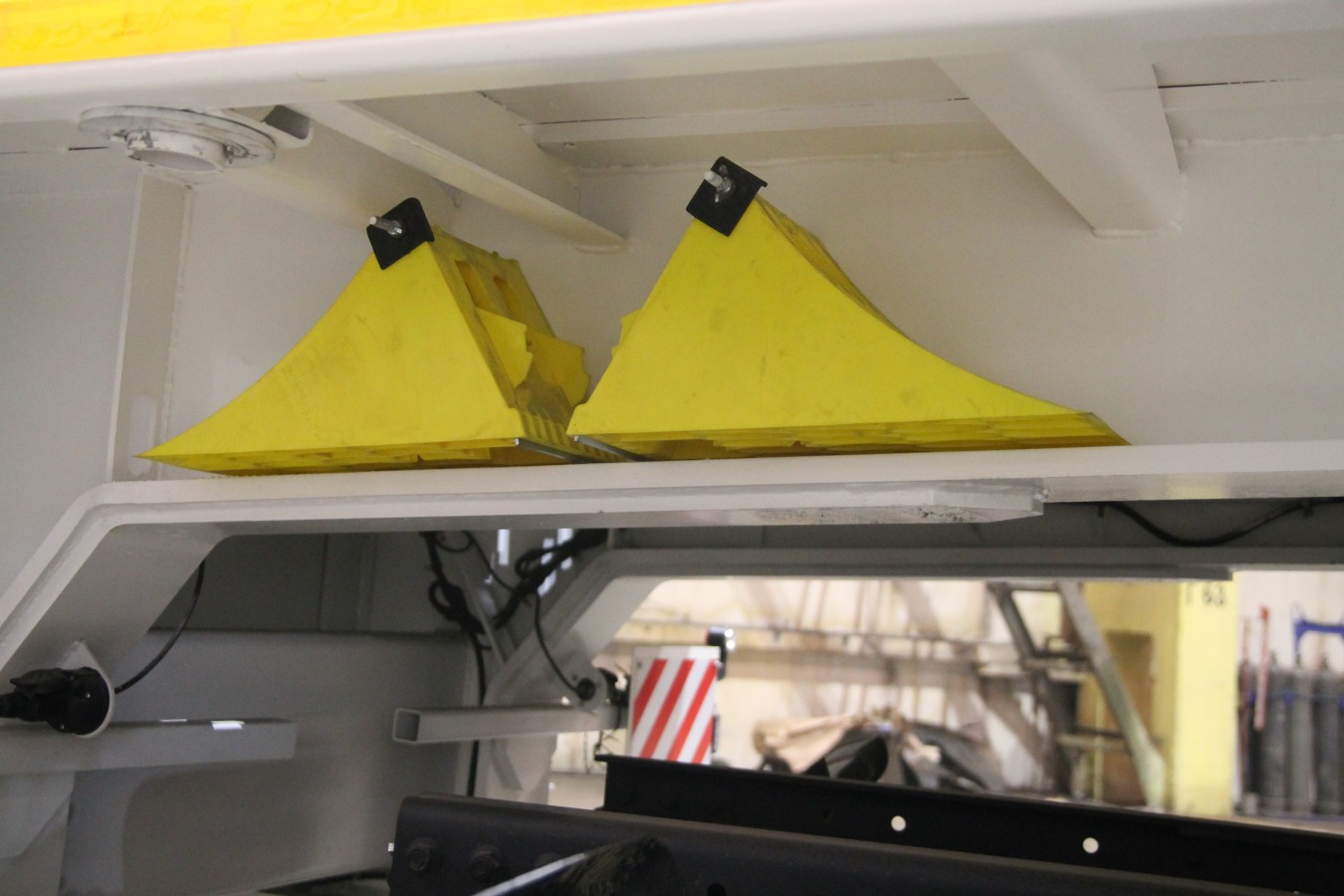 Полуприцеп чмзап 99064 по спецификации 081 кт g45