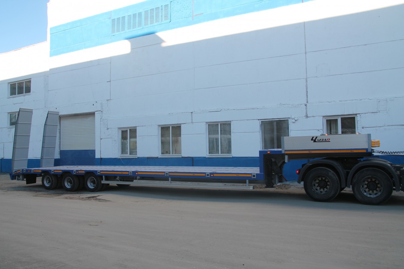 Низкорамный полуприцеп-тяжеловоз чмзап 99064 по спецификации 042-02 ву1