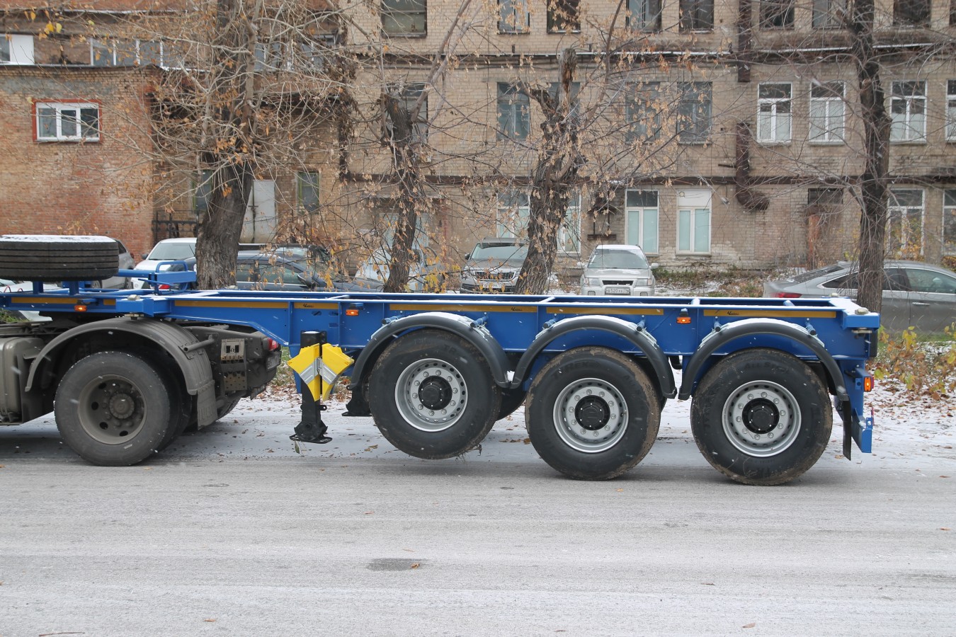 Полуприцеп-контейнеровоз чмзап-9911 по спецификации 041 пк