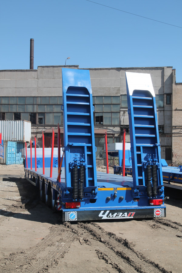 Низкорамный полуприцеп-тяжеловоз чмзап 99064 по спецификации 100-01